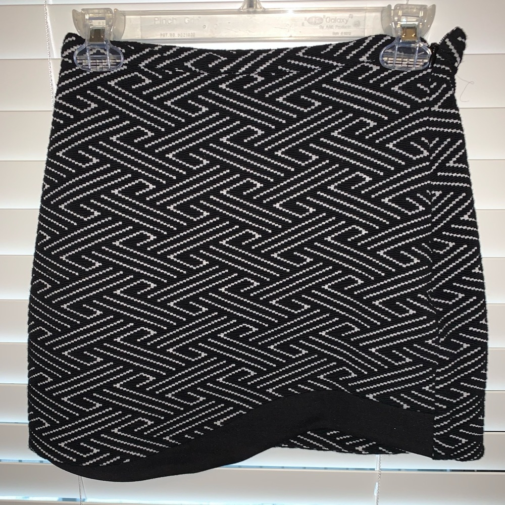 Black / White top shop skirt